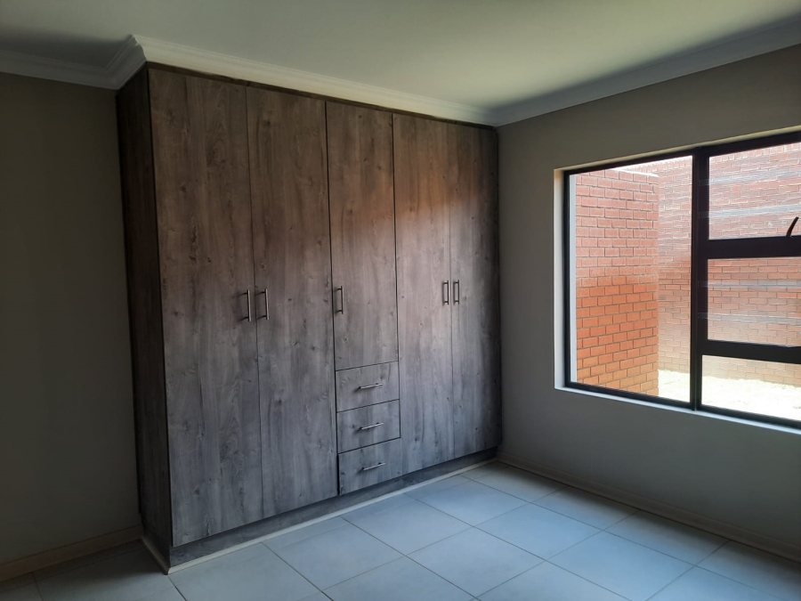 To Let 3 Bedroom Property for Rent in Langenhovenpark Free State